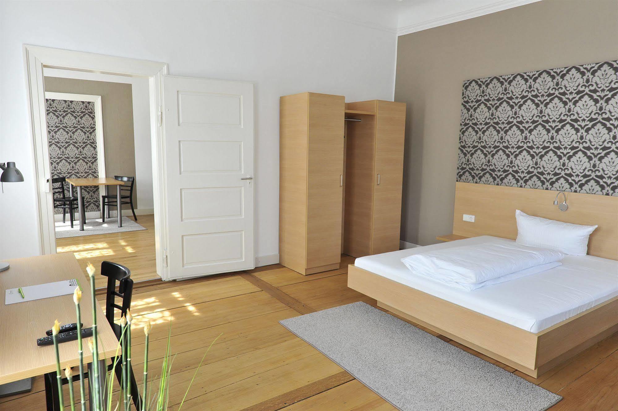 Campuszwei - Hotel & Boardinghouse Λούντβιχσμπουργκ Εξωτερικό φωτογραφία
