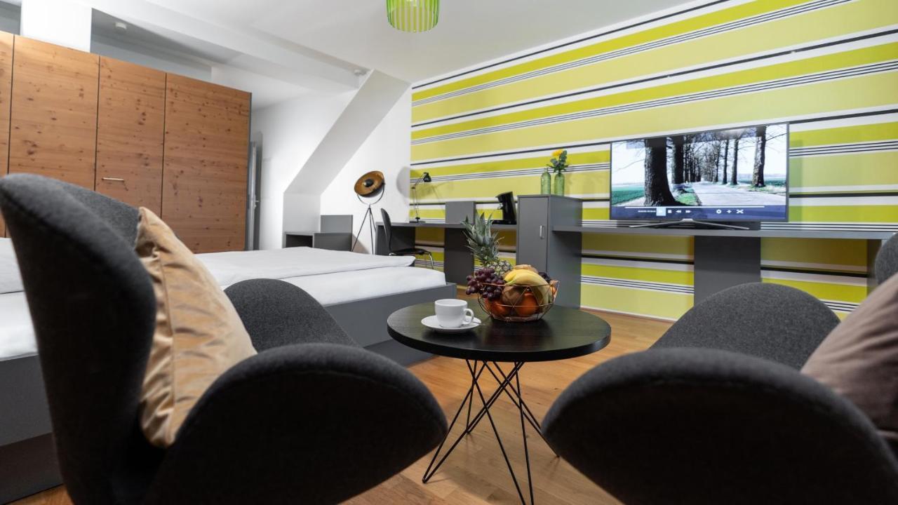 Campuszwei - Hotel & Boardinghouse Λούντβιχσμπουργκ Εξωτερικό φωτογραφία
